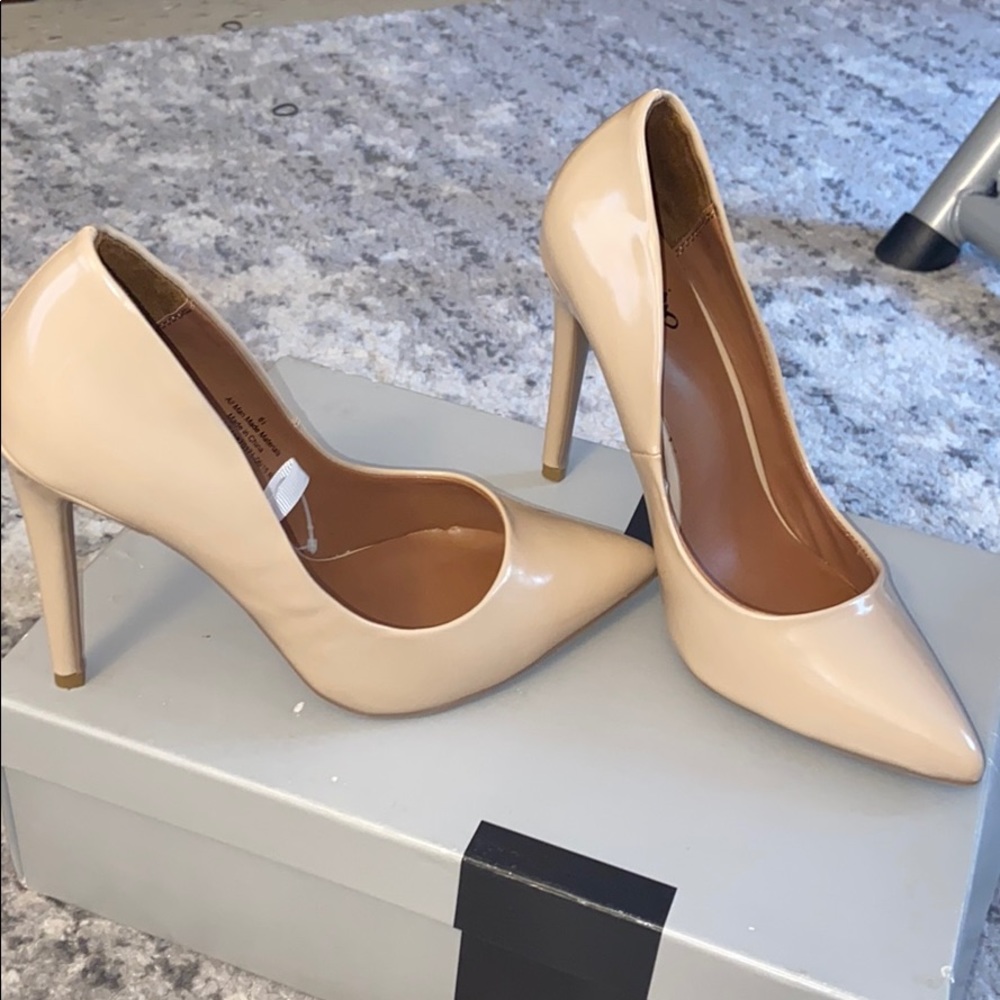 Women’s Mossimo Nude Pumps